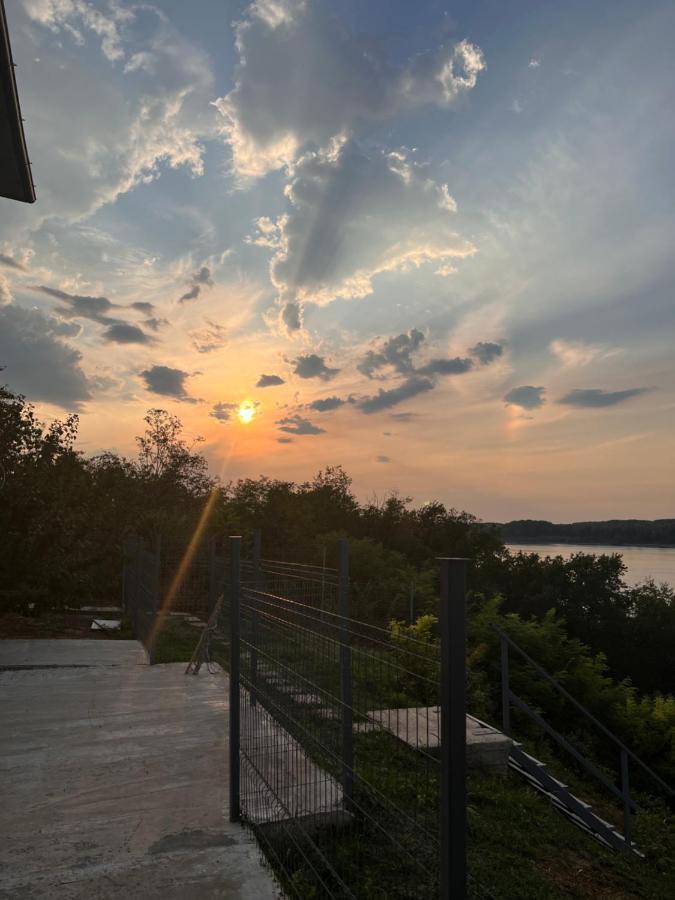 Къща За Гости Ненийски Lom Bagian luar foto